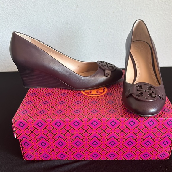 Tory Burch Miller wedges, maroon colored, size us 9, - Picture 2 of 6